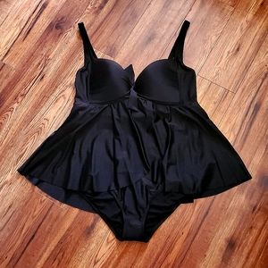 Pin-up style classic 1-peice black bathing suit